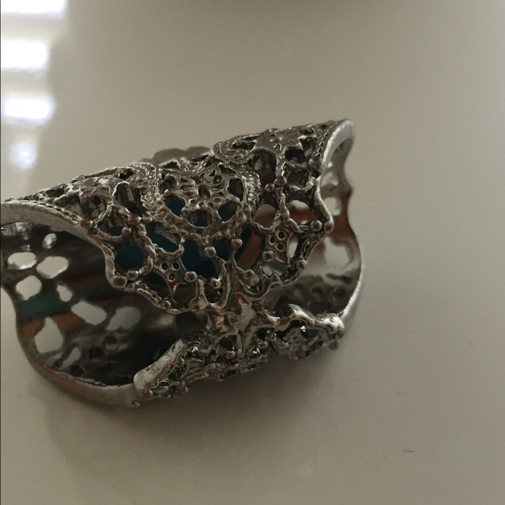 Silver adjustable statement ring - Picture 2 of 2